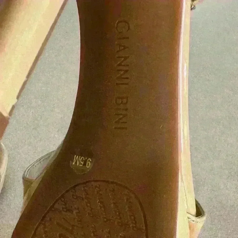 GIANNI BINI WOMEN’S NUDE CREAM BEIGE PLATFORM HEELS SIZE 9.5